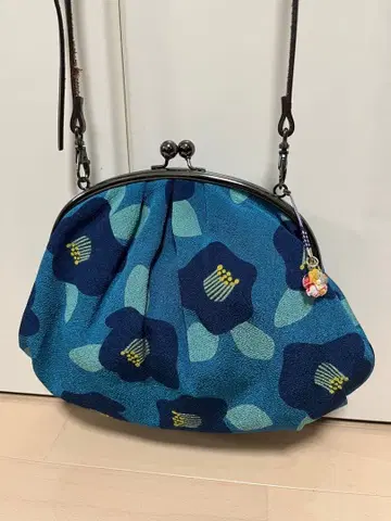 꽃무늬 가마구치 숄더백 교토 동백 파랑 블루
