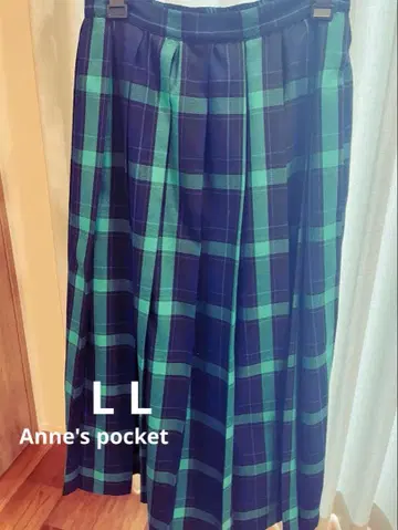 네이비와 그린 체크 플리츠 스커트
