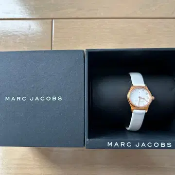 MARC JACOBS 시계 화이트/골드