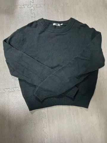 크루넥 니트 다크 그린 당일 발송 가능