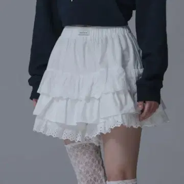 Lace Banding Skirt Pants MARS EN AVRIL