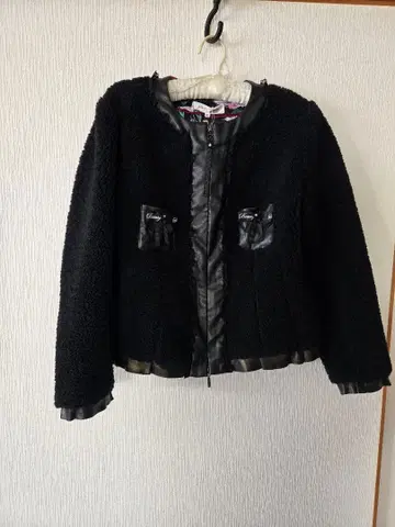 슈퍼 뷰티 노카라 자켓 블랙 보아 원단