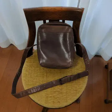 im product 브라운 숄더백