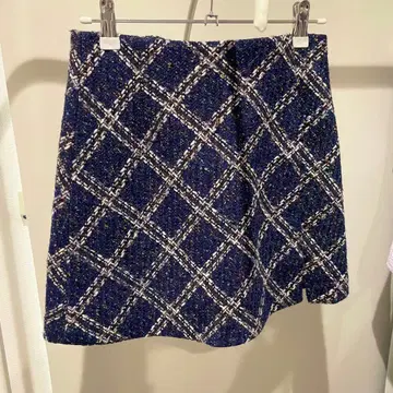 릴리 브라운 네이비 랩스커트