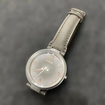 NIXON 카멜레온 그레이