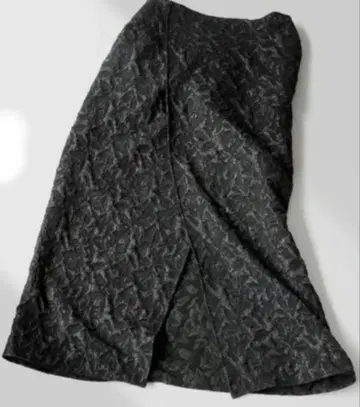 새상품급! antiqua 슬릿 자카드 스커트