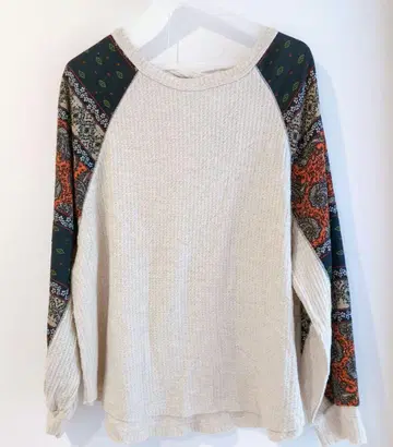 daytrip 페이즐리 무늬 래글런 슬리브 니트 L 사이즈