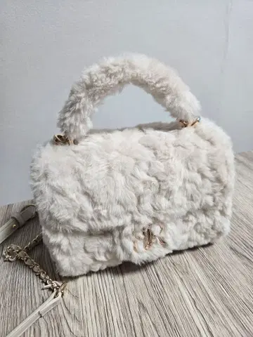 RANDA 2WAY 모노그램 부품 퍼 백 아이보리