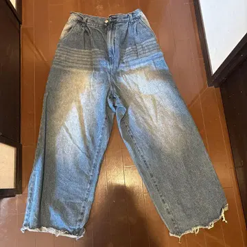 와이드 레그 데님 라이트 블루 데미지 가공