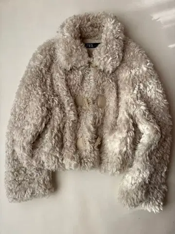 ZARA 크림색 보아 자켓