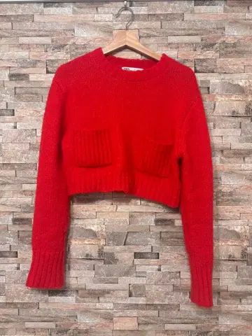 ZARA 빨간색 크롭 니트 스웨터