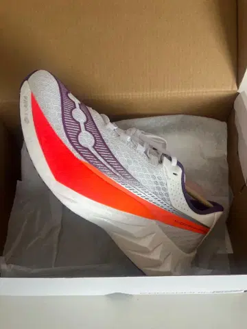 Saucony Endorphin Pro 4 러닝화