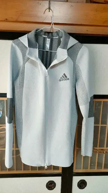 아디다스 후드 부착 자켓