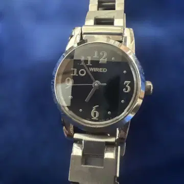 WIRED 아날로그 손목시계 블랙