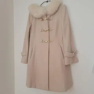 새상품급 M 사이즈 퍼 금장 장식 울 코트 윌 셀렉션