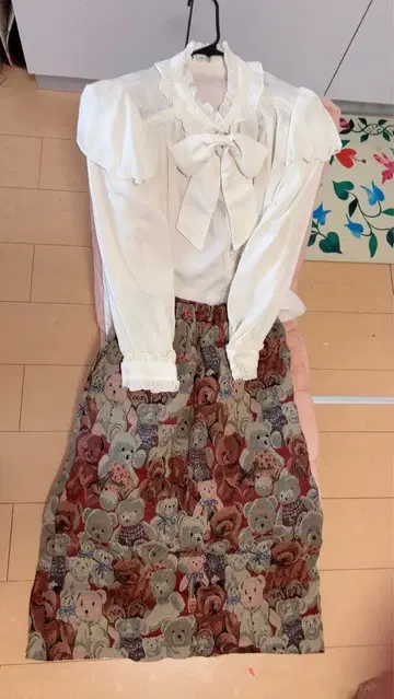 엑시즈팜 테디베어 패턴 스커트 셋업