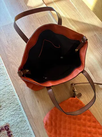 오렌지 토트백과 퀼팅백 세트