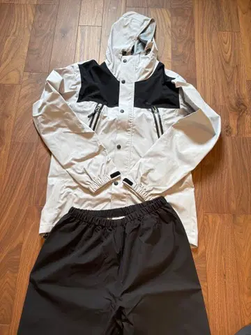 화이트 블랙 마운틴 후드티