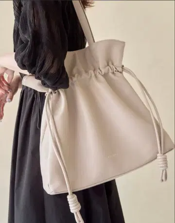 미사용 새상품 mellowneon 2way 복조리 인조 가죽 토트백