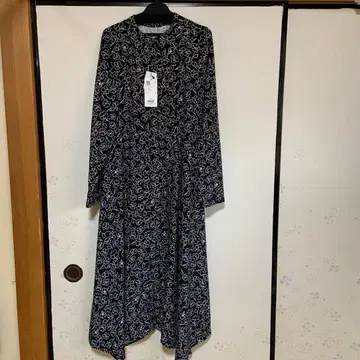 꽃무늬 비대칭 드레스