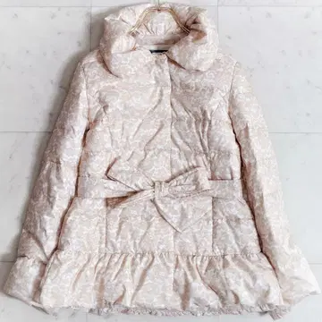 새상품급 프랑코 페라로 레이스 프린트 다운 자켓 벨트 포함 베이지