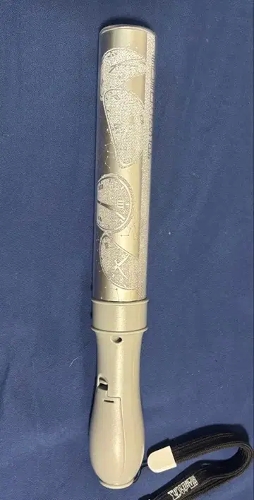 겐인와 지분니 아루. 응원봉