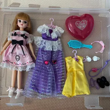 리카짱 인형 본체와 의상 세트