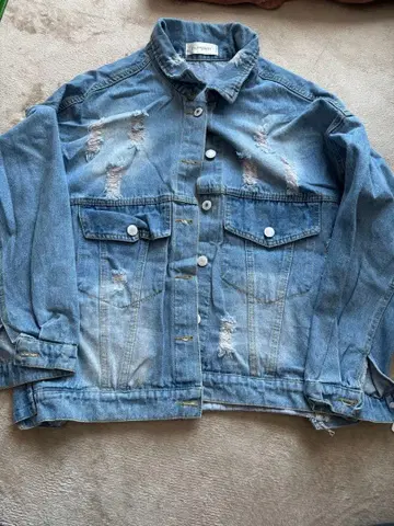 데미지 가공 라이트 블루 데님 자켓