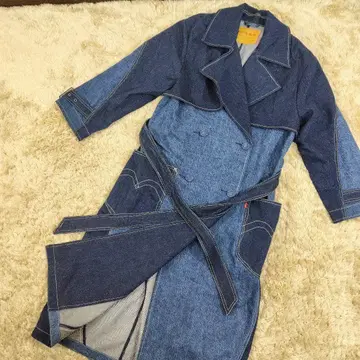 Levi'sRed TWISTED TRENCH COAT CRYSTALINE