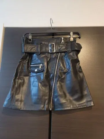 ZARA 블랙 미니 스커트 M