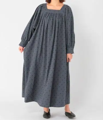 겨울 대박람회 natural by clip 도트 자수 스퀘어 원피스