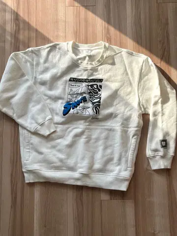 화이트 코믹풍 맨투맨 미사용 새상품