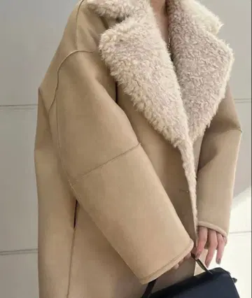 ETRE TOKYO 리버서블 무스탕 미들 코트