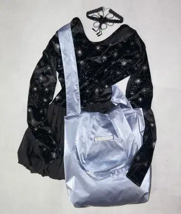 musubore 와이드 숄더 로고 토트 블루 라이브