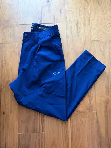 오클리 스컬 접촉 냉감 +PLUSCOOL 스트레치 테이퍼드 팬츠