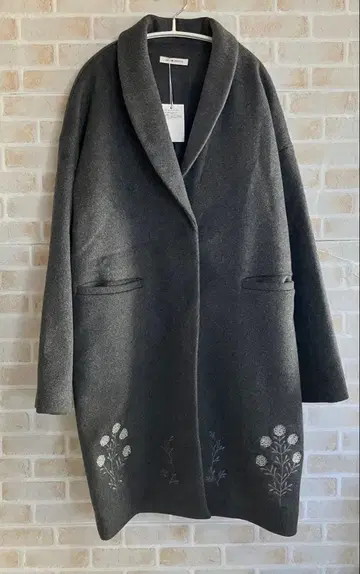 미사용 새상품 셀프 서비스 코트 자수 M