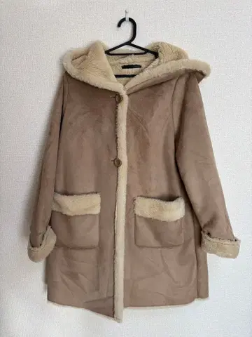 헤더 Heather 후드 부착 무스탕 코트