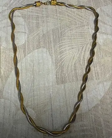 레트로 트위스트 목걸이