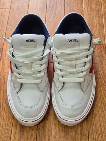 VANS 화이트/레드 스니커즈
