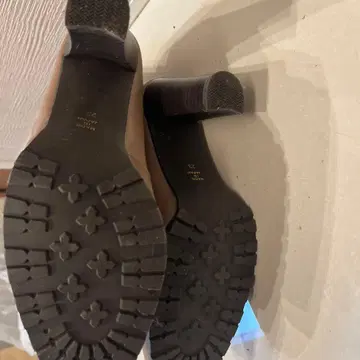 베이지 가죽 롱 부츠 힐 8cm