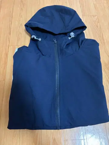 네이비 컬러 블록 마운틴 후드티