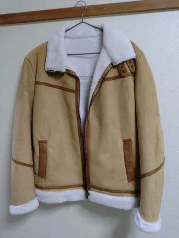 퍼 달린 베이지 자켓 XL