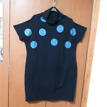 코이비토미사키 도트 무늬 코쿤 튜닉 원피스 보틀넥 블랙