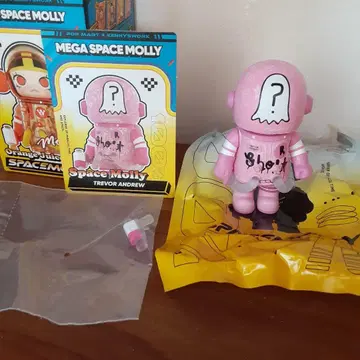 팝마트 메가 스페이스 몰리 피규어 100%