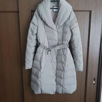 TATRAS 베이지 다운 자켓 허리 벨트 포함