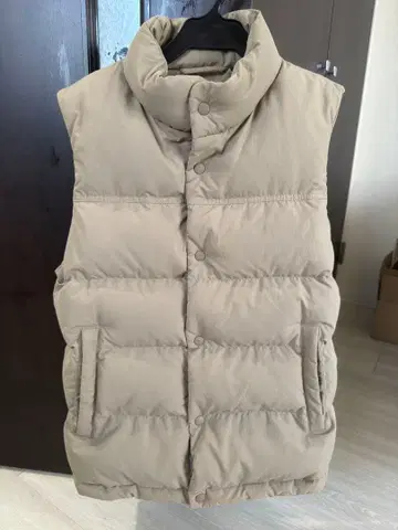 유니클로 다운 베스트 남성용 L 베이지