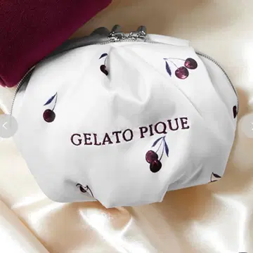 젤라피케 체리 패턴 파우치 화이트