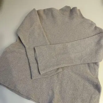 Mila Owen 모크넥 그레이 니트 사이즈 0