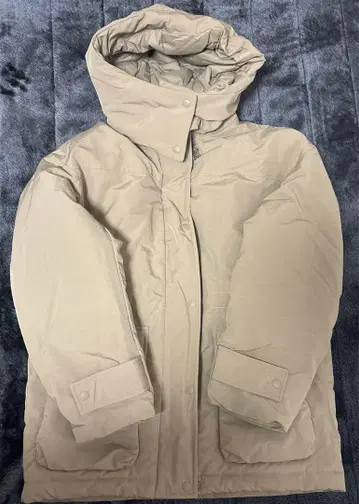 새상품 유니클로 하이브리드 다운 코트 XS 남녀 공용