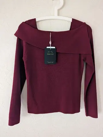 JUSGLITTY 오프숄더 니트 새상품 택